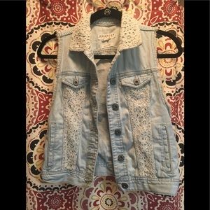 Jean vest jacket with lace